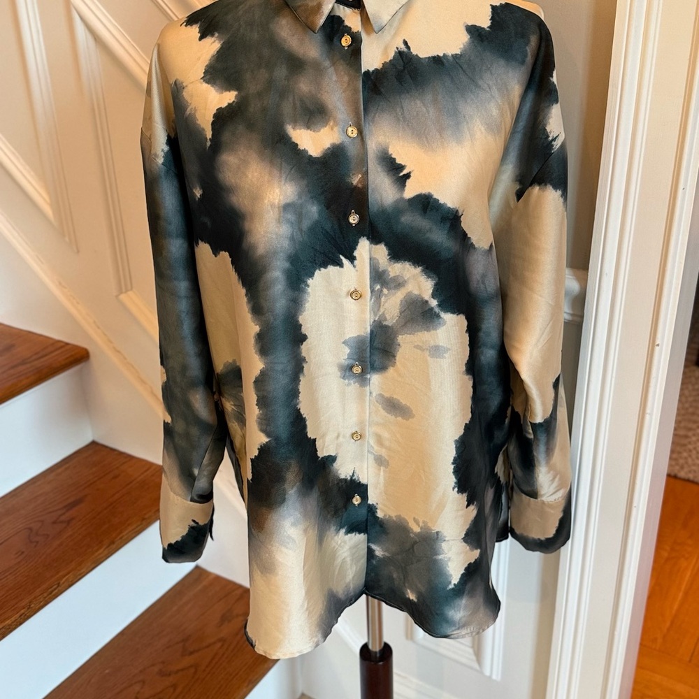 ZARA Abstract Print Button-Down Blouse – Size Small